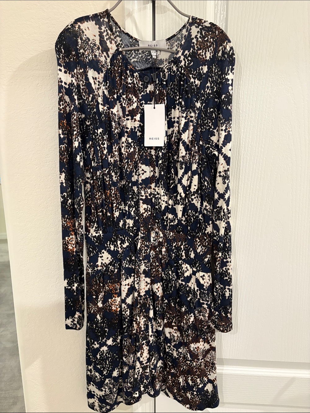 Reiss NWT Antonia printed Jersey Dress. Size 4. Black cream, browns - Picture 3 of 10